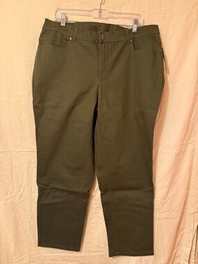 NWT 18w Catherines Olive Green Straight Leg Pants